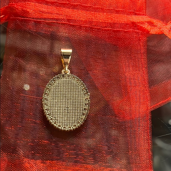 Gold Virgin Mary Pendant Necklace - Picture 3 of 4